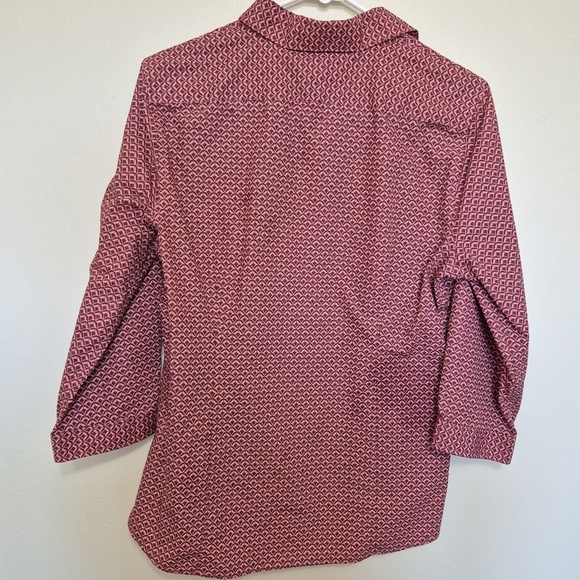 Lands’ End Women’s Pink Geometric Print Non-Iron Button Shirt – Size 10 - Picture 5 of 5